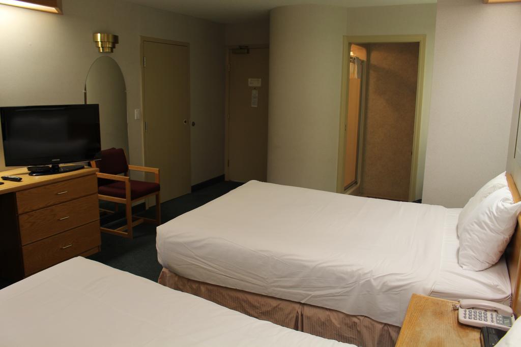 Canadas Best Value Inn Langley/Vancouver Bagian luar foto